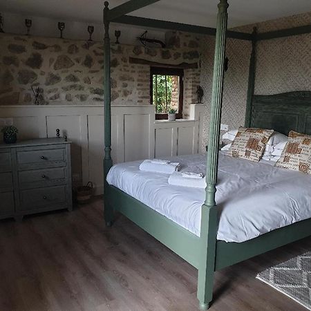 La Maison Ronde Bed & Breakfast Saint-Quentin-sur-Charente Exterior photo